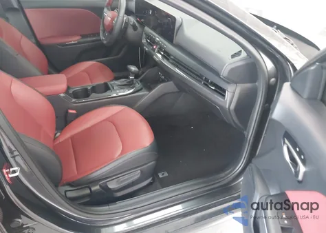 2025 Kia K4 Gt-Line из США, поврежденный, VIN 3KPFW4DE9SE046913